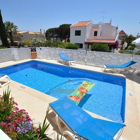 Well-Appointed Villa Is Situated In The Popular Resort Of Vilamoura Картейра Экстерьер фото