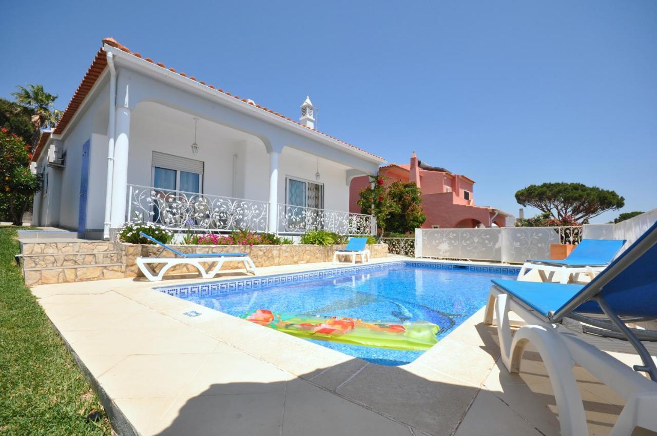 Well-Appointed Villa Is Situated In The Popular Resort Of Vilamoura Картейра Экстерьер фото