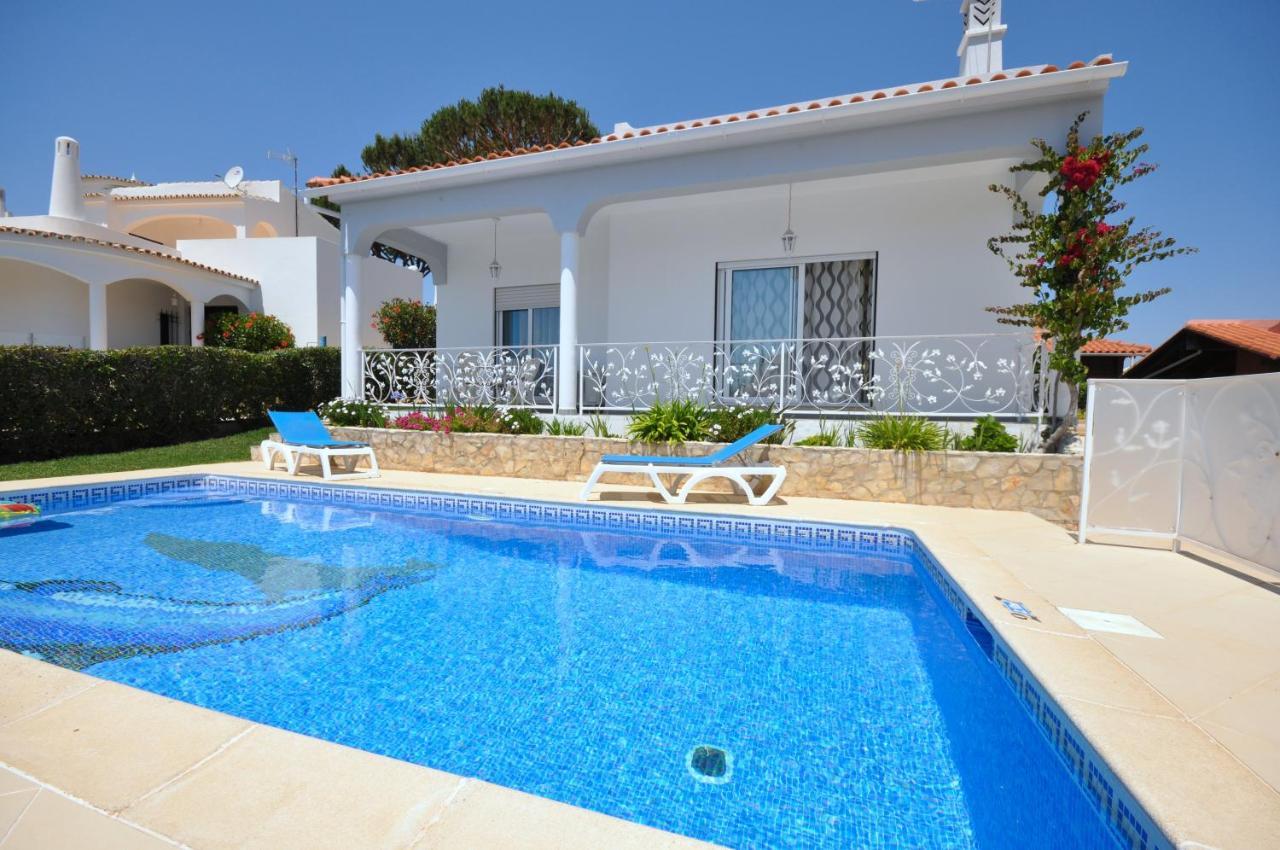 Well-Appointed Villa Is Situated In The Popular Resort Of Vilamoura Картейра Экстерьер фото