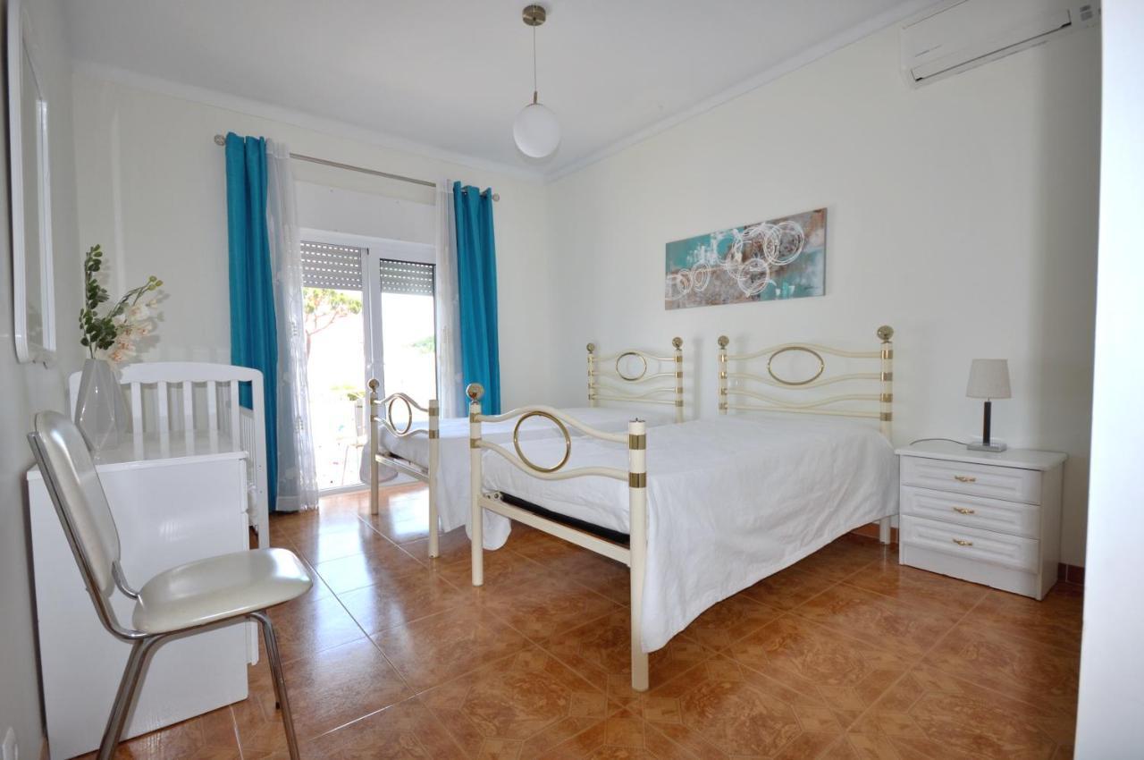 Well-Appointed Villa Is Situated In The Popular Resort Of Vilamoura Картейра Экстерьер фото