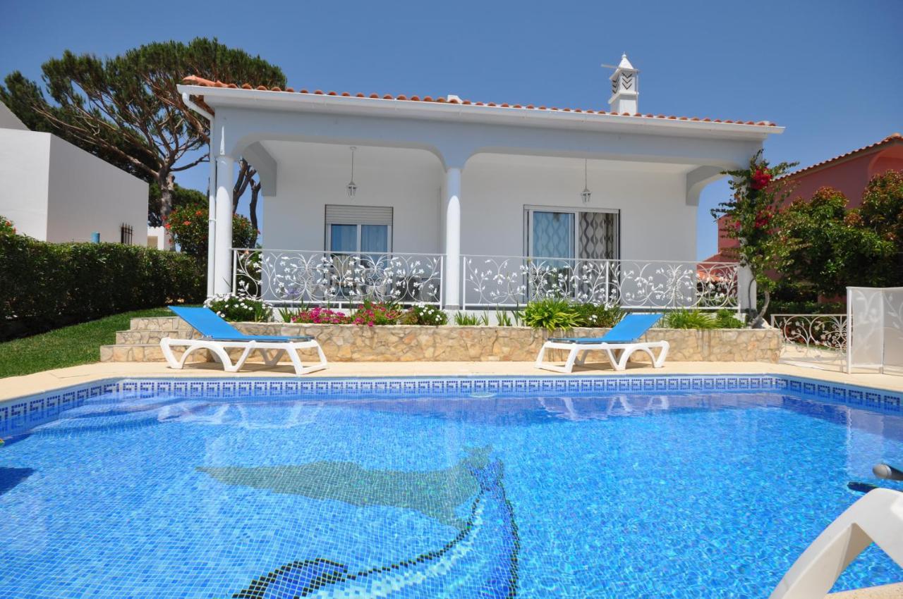 Well-Appointed Villa Is Situated In The Popular Resort Of Vilamoura Картейра Экстерьер фото