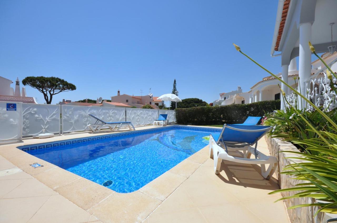 Well-Appointed Villa Is Situated In The Popular Resort Of Vilamoura Картейра Экстерьер фото